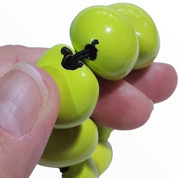 Hand painted Hawaiian Kukui Nut stretch elastic Bracelet apple green - Picture 7 of 8